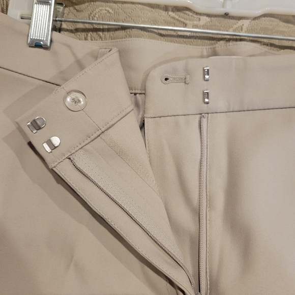 White House Black Market beige size 10 women's trousers. - Picture 4 of 4